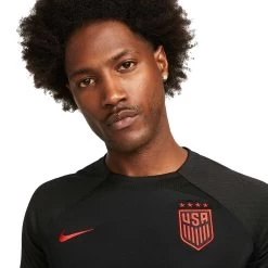 Nike Men's USA DF Strike SS Top - Black/Speed Red 6 Nike Men's USA DF Strike SS Top - Black/Speed Red -Sportswear Sales Store AURORA DR4592 010 PHSYM001 2000