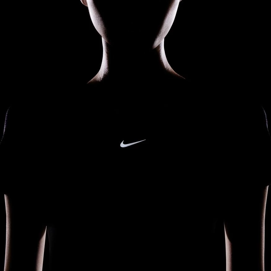 Women's Nike Dri-FIT ADV Seamless Short Sleeve Top - Black/Reflective Silver 4 Women's Nike Dri-FIT ADV Seamless Short Sleeve Top - Black/Reflective Silver - Image 4