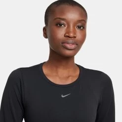 Women's Nike Dri-FIT ADV Seamless Long Sleeve Top - Black/Reflective Silver 11 Women's Nike Dri-FIT ADV Seamless Long Sleeve Top - Black/Reflective Silver -Sportswear Sales Store DD0593 010 PHSYM001 2000