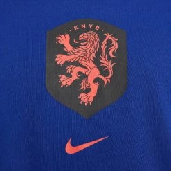 Nike Netherlands KNVB Crest WC22 Tee - Deep Royal Blue 7 Nike Netherlands KNVB Crest WC22 Tee - Deep Royal Blue -Sportswear Sales Store DH7597 455 PHSYM002 2000