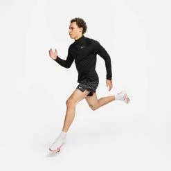 Nike Men's Run Division Element Top Half Zip - Black 18 Nike Men's Run Division Element Top Half Zip - Black -Sportswear Sales Store DV9297 010 PHSYM006 1