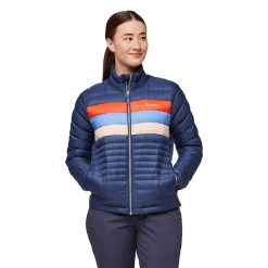 Cotopaxi Women's Fuego Down Hooded Jacket 2023 - Ink/Rosewood 8 Cotopaxi Women's Fuego Down Hooded Jacket 2023 - Ink/Rosewood -Sportswear Sales Store F23 W Fuego Down Jacket Ink Rosewood4