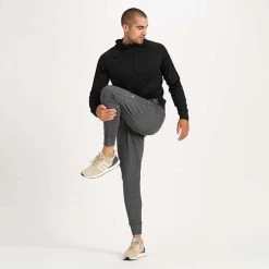 Vuori Men's Ponto Performance 1/2 Zip Hoodie - Black Heather -Sportswear Sales Store V244HBK 5 1890x 4985e9c8 6beb 4e5e 899a 2ae6e8be2d85