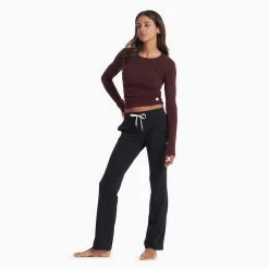 Vuori Women's Halo Wide Leg Flair Pant - Black -Sportswear Sales Store VW425BLK 03829 CO22 1200x crop center jpg