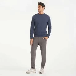 Vuori Men's Ponto Performance Crew - Azure Heather 7 Vuori Men's Ponto Performance Crew - Azure Heather -Sportswear Sales Store ezgif 3 2139166681