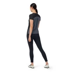 On Running Women's Performance T - Black/Dark -Sportswear Sales Store webimage 54543603 646c 4a8a a6bc dda208122cb4